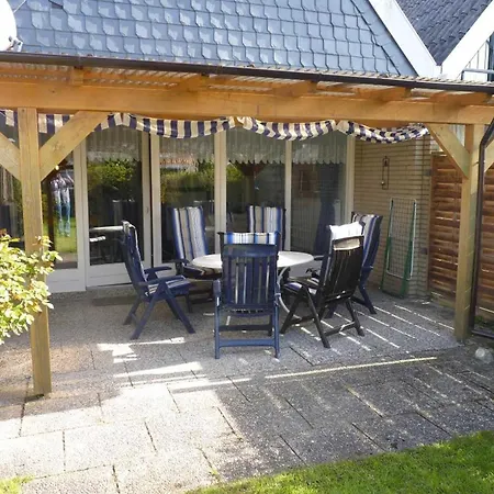 Luettje Strandhuus Holiday home
